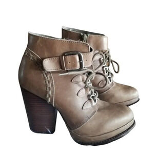 Seychelles Shenanigans Leather Lace Up Platform  Booties 7